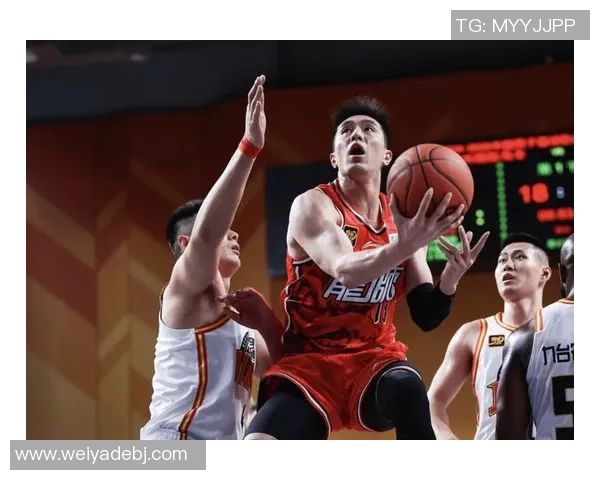 郭艾伦领衔中国男篮新征程展现拼搏精神与团队合作的力量